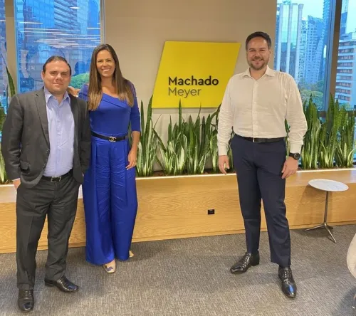 Mafalda Alves visits Machado Meyer's office in São Paulo, Brazil