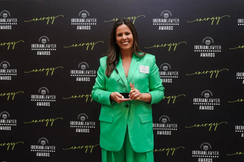 Mafalda Alves received the Lawyer of the Year Energy Tax 2022 award from Iberian Lawyer